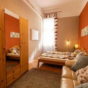 https://pesto-hostel.inbudapesthotels.com