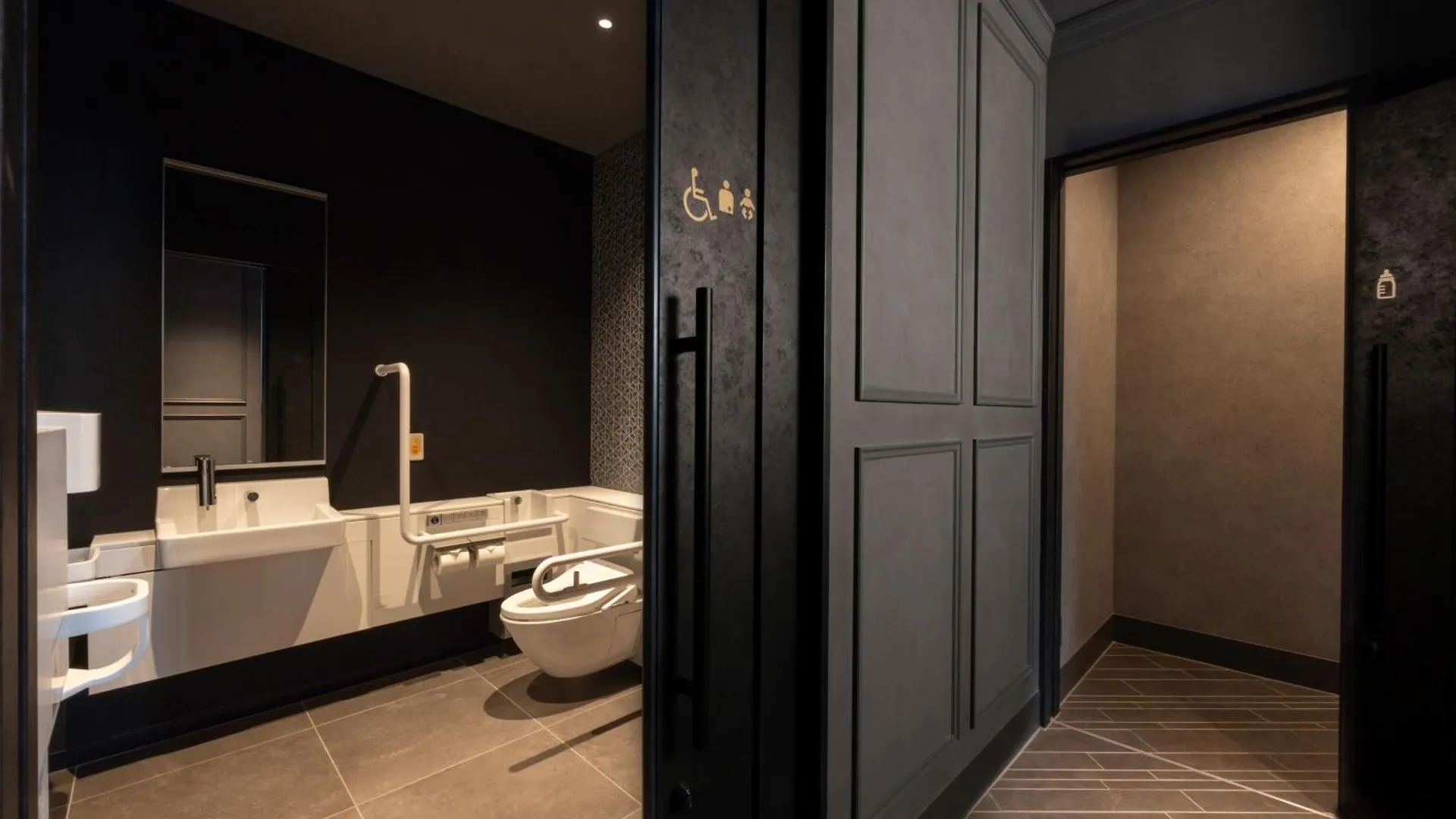 Mercure Tokyo Haneda Airport 4*,  Japan